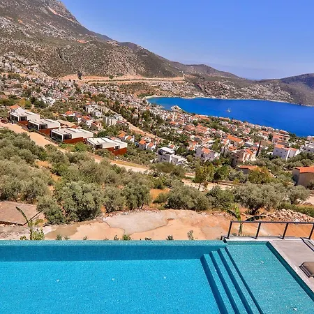 Rent Your Own Luxury With 5 Bedrooms Antalya 1041