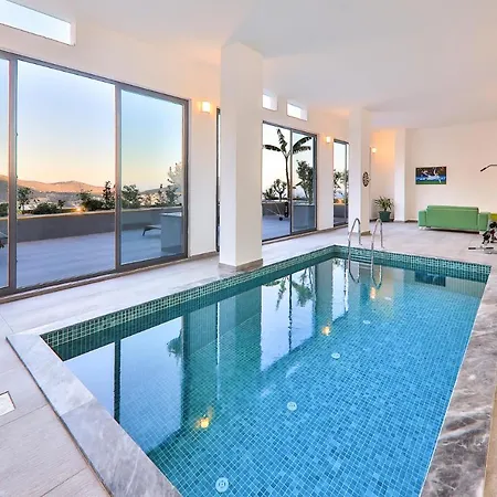 Rent Your Own Luxury With 5 Bedrooms Antalya 1041 Vilă *