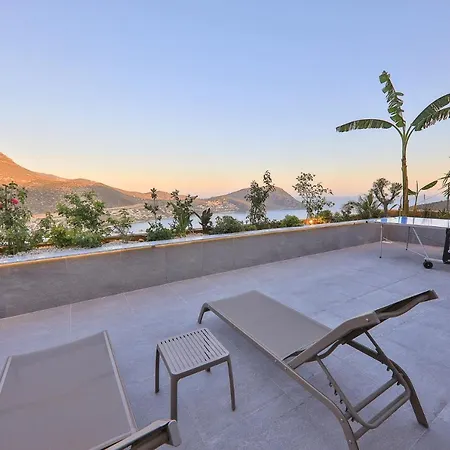 Rent Your Own Luxury With 5 Bedrooms Antalya 1041