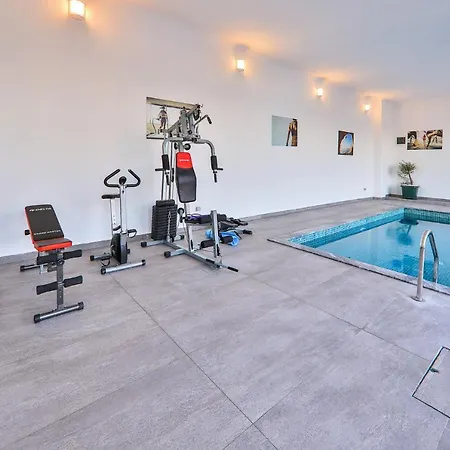 Rent Your Own Luxury With 5 Bedrooms Antalya 1041 Vilă *