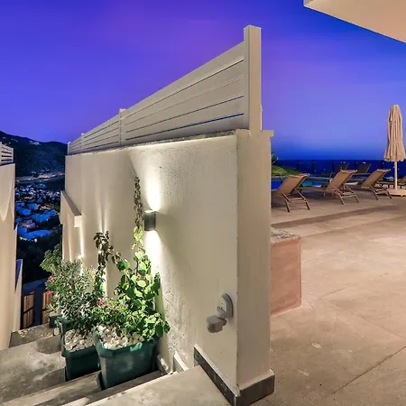 Rent Your Own Luxury With 5 Bedrooms Antalya 1041 Villa *