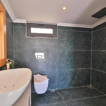 Villa Rent Your Own Luxury With 5 Bedrooms Antalya 1041 *