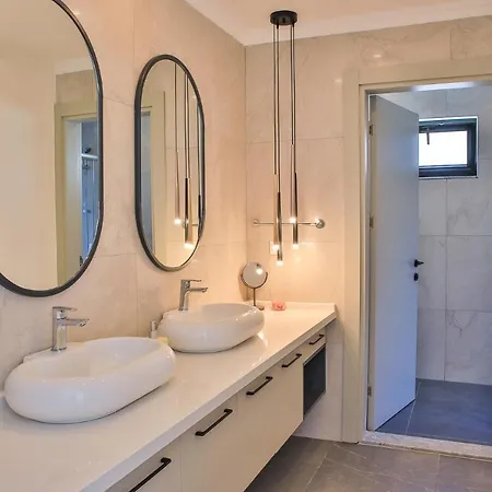Villa Rent Your Own Luxury With 5 Bedrooms Antalya 1041 Kalkan
