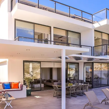 Rent Your Own Luxury With 5 Bedrooms Antalya 1041 *