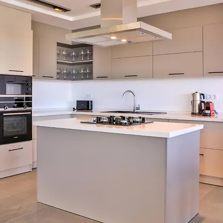 Rent Your Own Luxury With 5 Bedrooms Antalya 1041 Kalkan